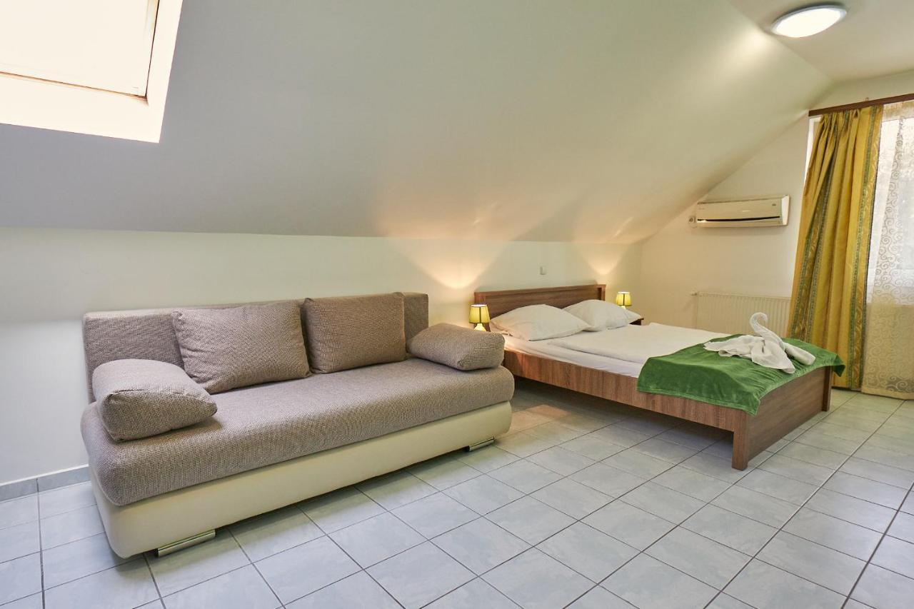 Amulett Studios Apartment Hajdúszoboszló Exteriör bild