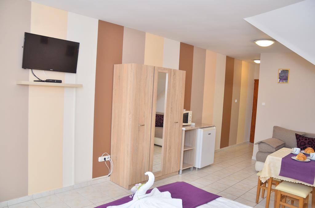 Amulett Studios Apartment Hajdúszoboszló Exteriör bild